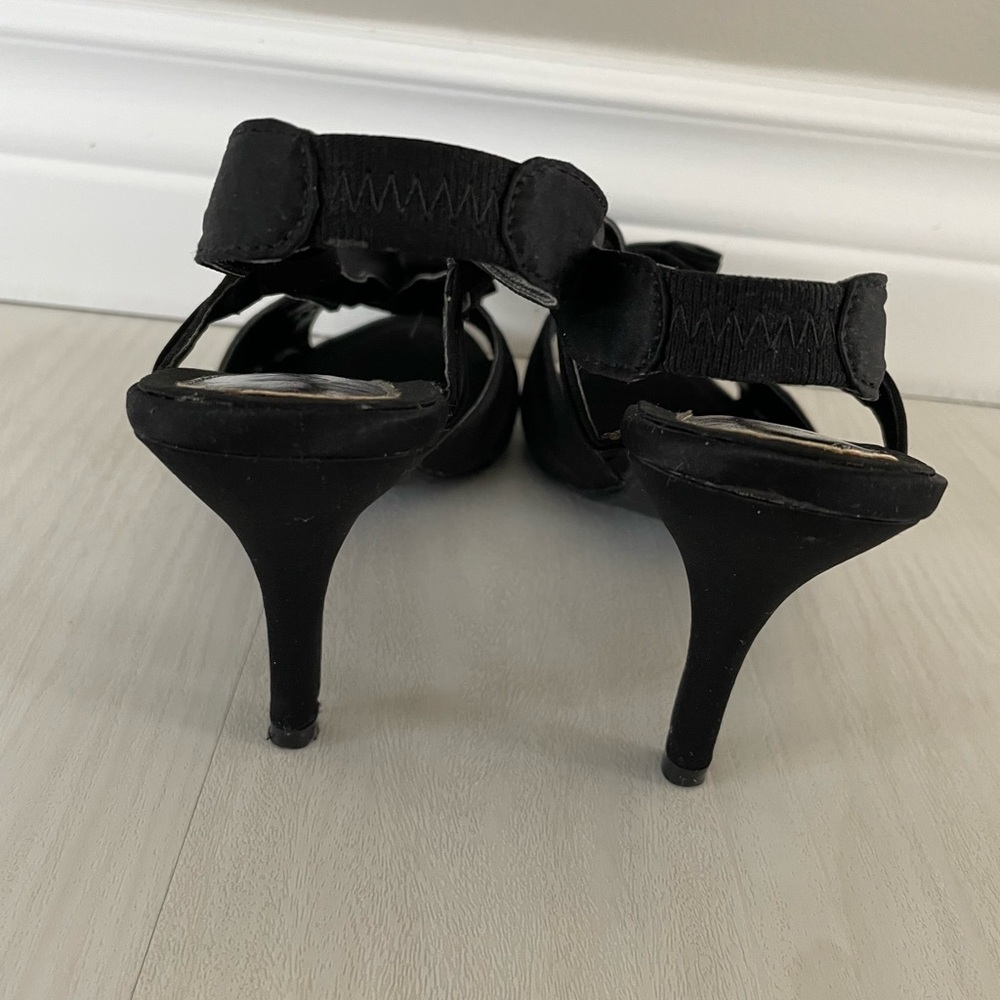 Women's Black Slingback Heels - Picture 5 of 8